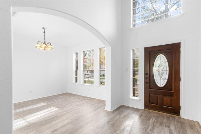 Foto del edificio - 115 W Russet Grove Cir