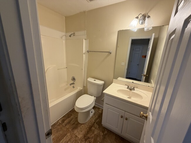 Building Photo - 2724 Garden Brook Ct