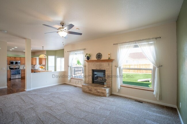 Building Photo - 3350 Castellon Dr