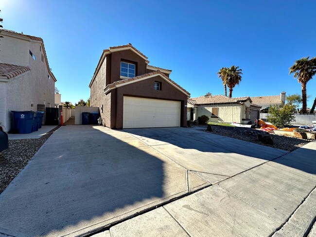 Building Photo - 3 BEDROOM 2.5 BATH HOME IN PARADISE