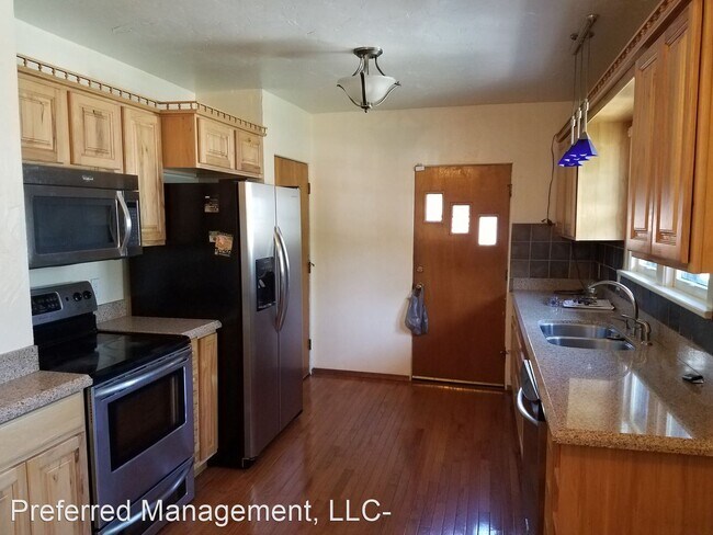 Building Photo - 5 br, 2 bath House - 3520 Warren Avenue