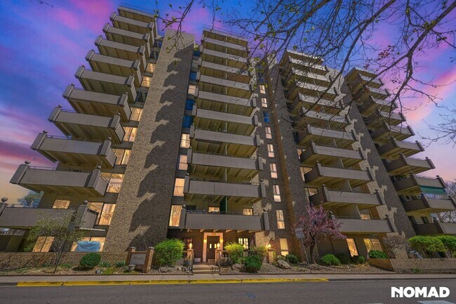 Foto del edificio - 700 N Washington St