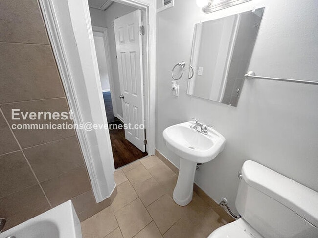 Building Photo - 3400 Bonaire Dr