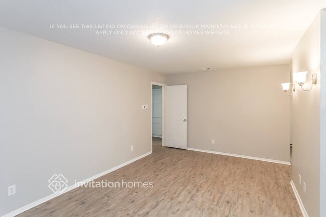 Foto del edificio - 807 Grassy Glen Dr