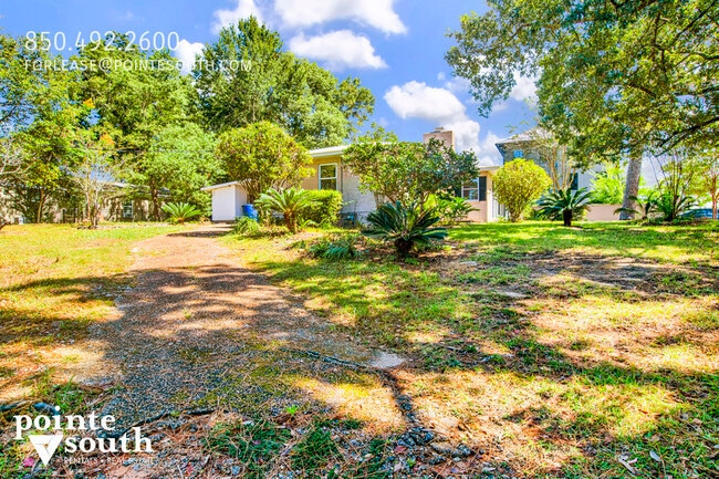 Building Photo - 703 Belrose Ave