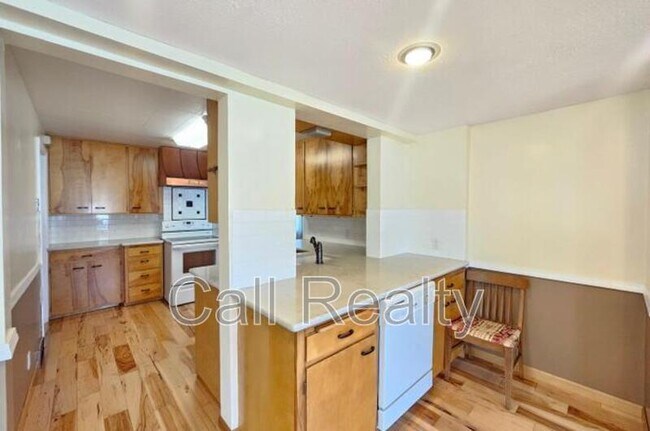 Foto del edificio - 1017 E Sharp Ave