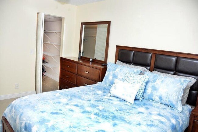 Foto del edificio - 3400 Springdale Blvd