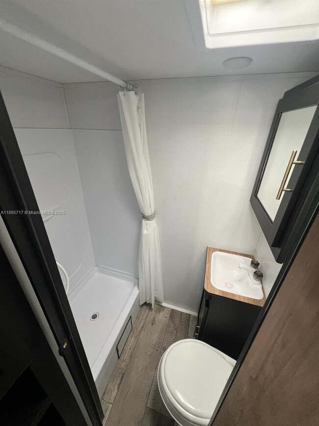 Foto del edificio - 3015 NW 132nd Terrace