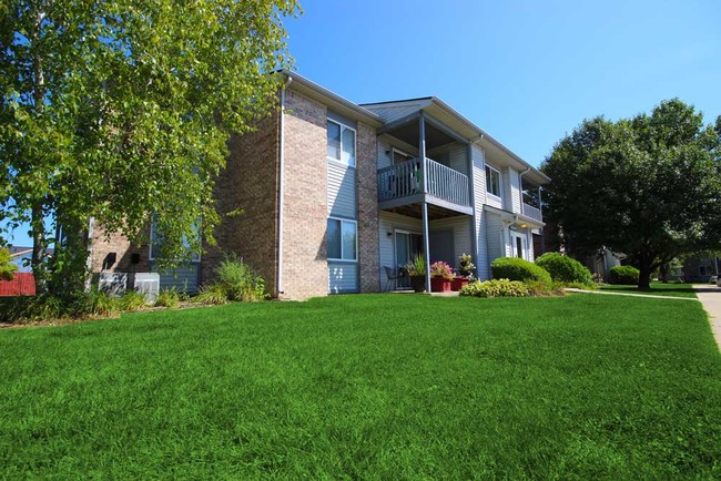 Building Photo - Spring Brook Apartments