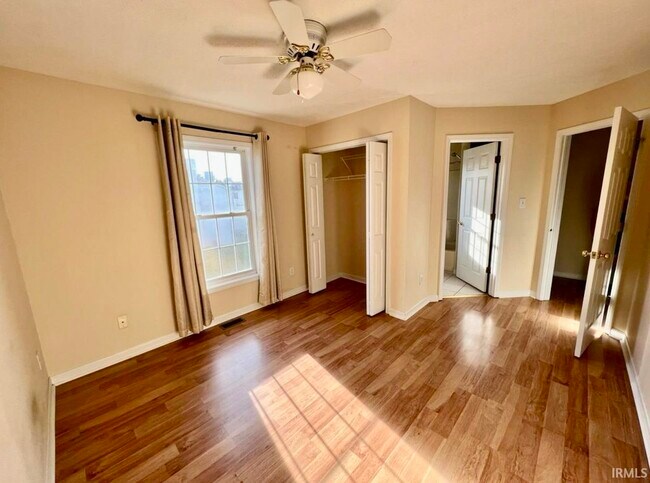 Building Photo - 3410 S Oaklawn Cir