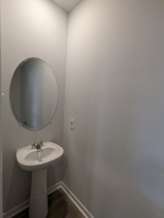 Foto del edificio - 645 Longtail Ln