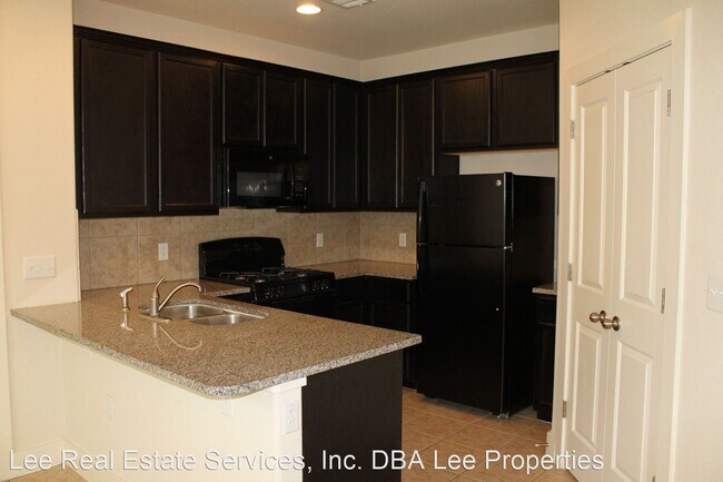 Building Photo - 2219 Katy Ln