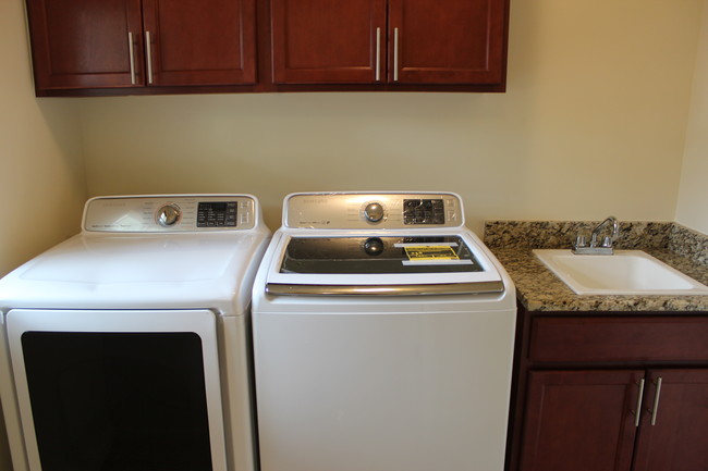 Laundry - 3088 Kilmer Dr