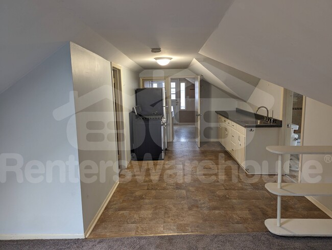 Foto del edificio - 3745 W Broadway