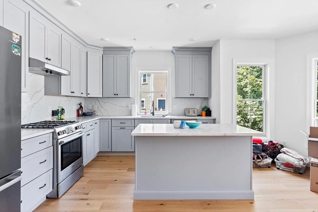 Foto principal - 276 Amory St