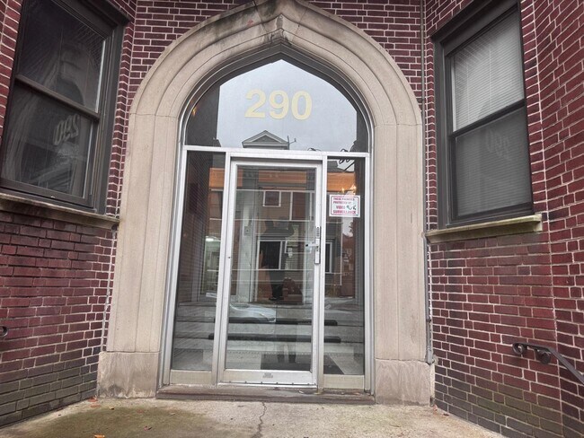 Foto del edificio - 290 Potter Pl