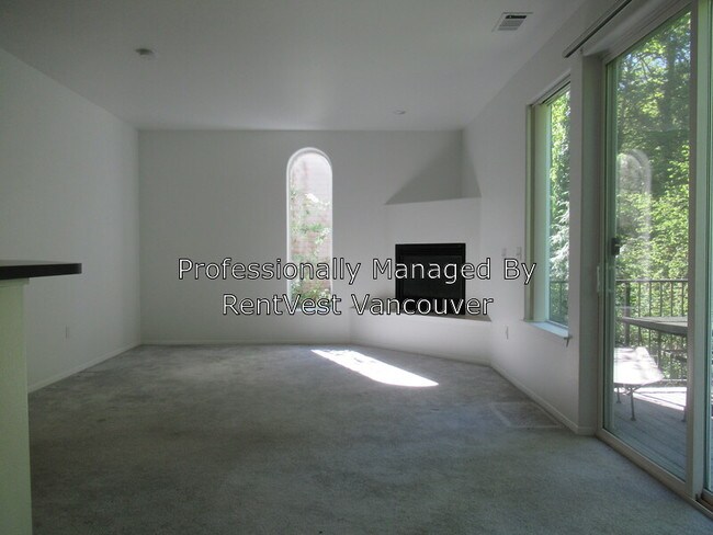 Building Photo - 8217 SE Aspen Summit Dr