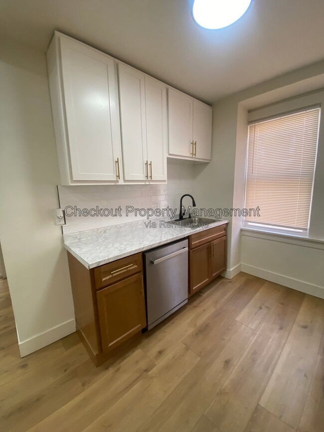 Building Photo - 4746 S Grand Blvd