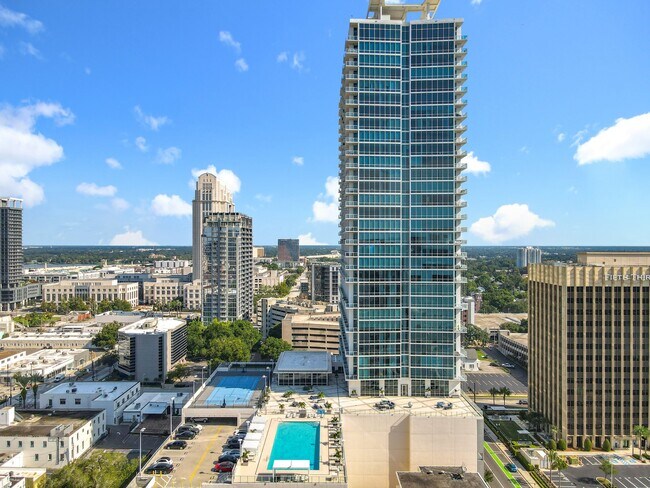 Foto del edificio - 150 E Robinson St