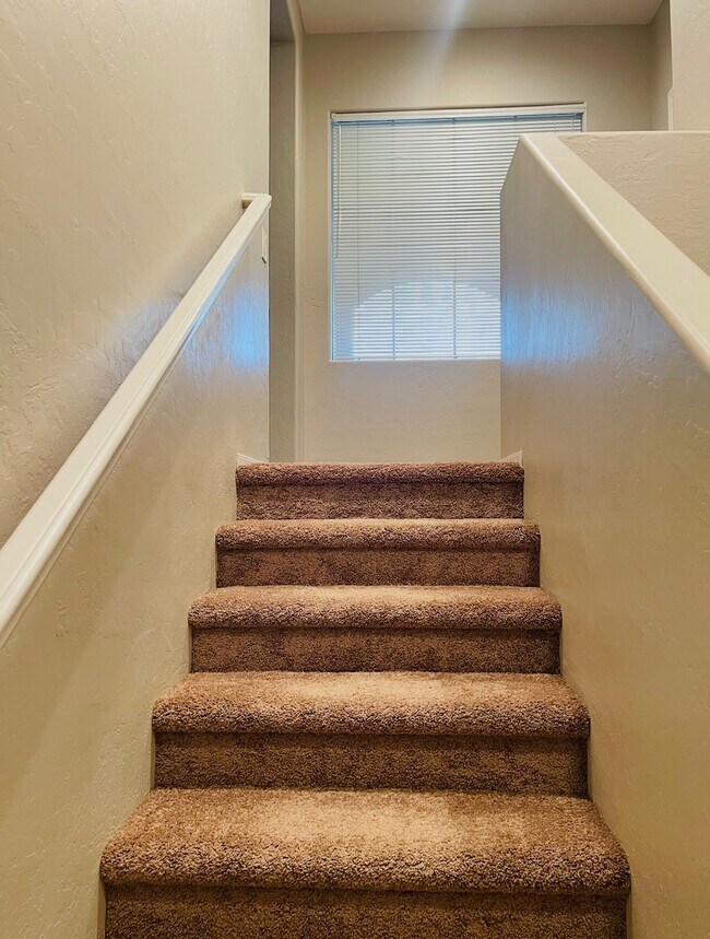 Foto del edificio - 6868 Sky Pointe Dr