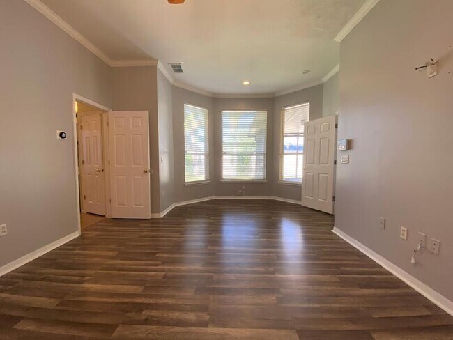 Foto del edificio - 10885 Piping Rock Cir
