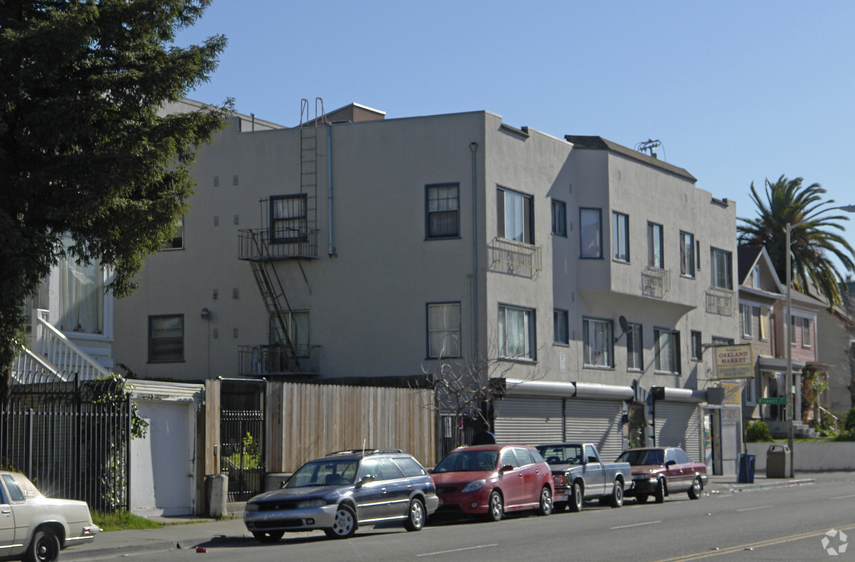 Building Photo - 1000-1004 18th St