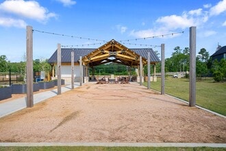 Building Photo - 622 Amber Fls Dr