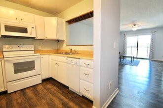 Building Photo - 1340 Hunters Rd
