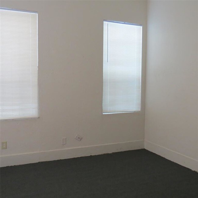 Building Photo - 3523 Winnie St
