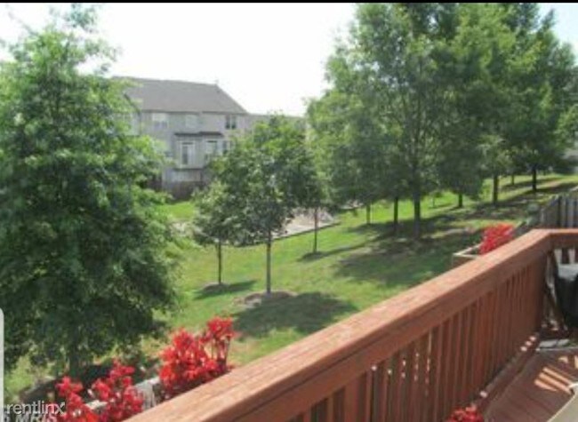 Building Photo - 3 br, 3 bath Townhome - 15701 Palermo Ter