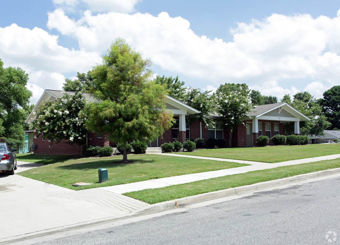 Foto del edificio - Harold Ford Senior Villas