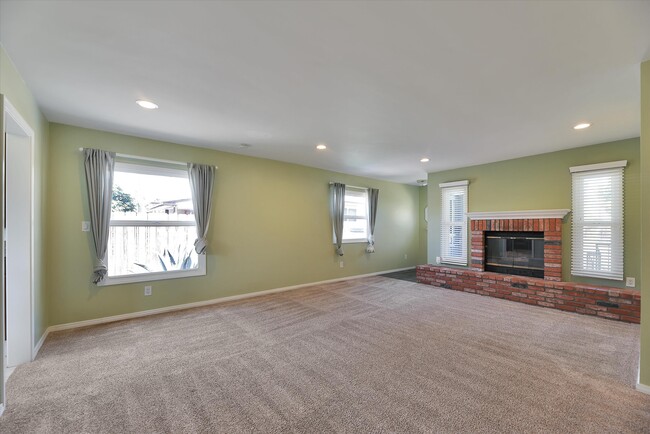 Building Photo - 5341 Waring Rd