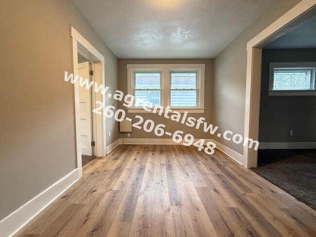 Building Photo - 3 Bedroom House
