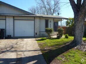 Building Photo - 6900 Trovita Way