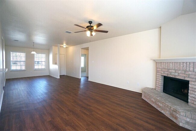 Foto del edificio - 2803 Don Hill Ln