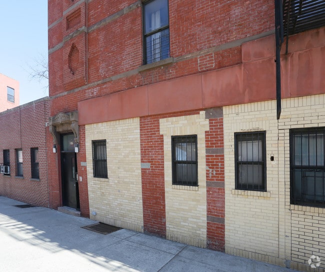 Building Photo - 625 Macon St