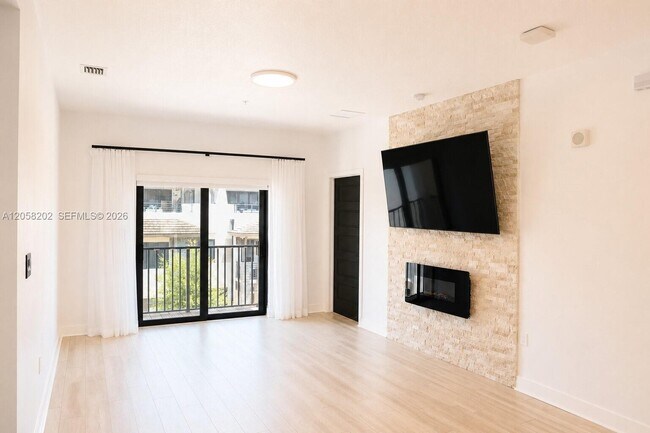 Building Photo - 4740 NW 84th Ct