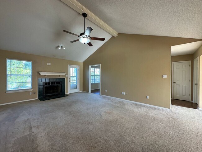 Building Photo - 2713 S.87th Drive-