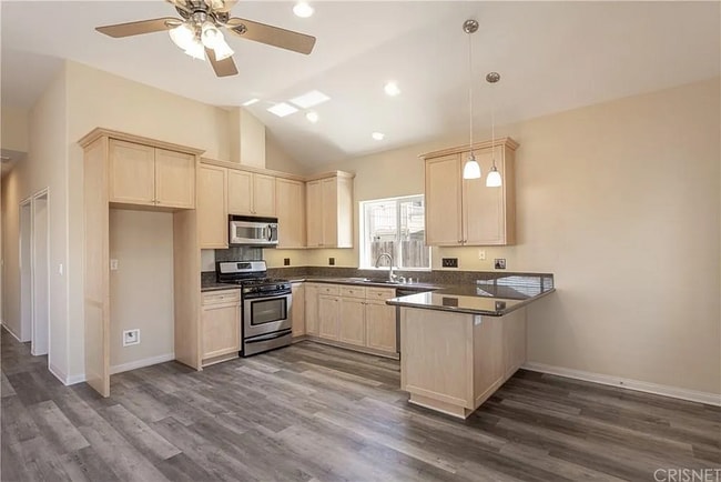 Foto del edificio - 341 Franklin Ln