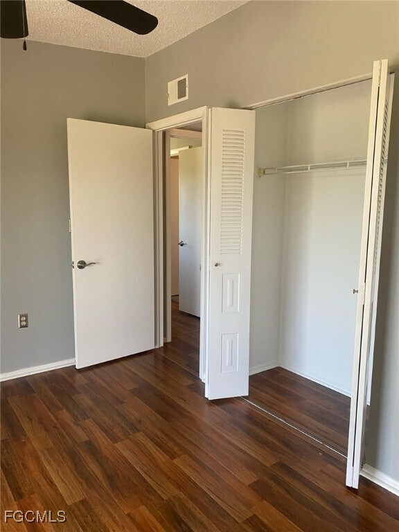 Foto del edificio - 5713 Foxlake Dr