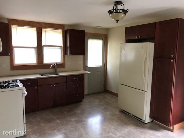 Building Photo - 3 br, 1 bath  - 341 Peck Ave