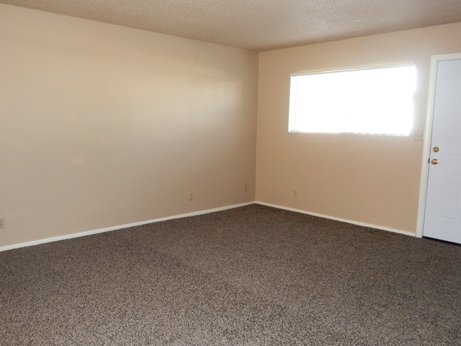 Interior Photo - 4-plex in Nyssa