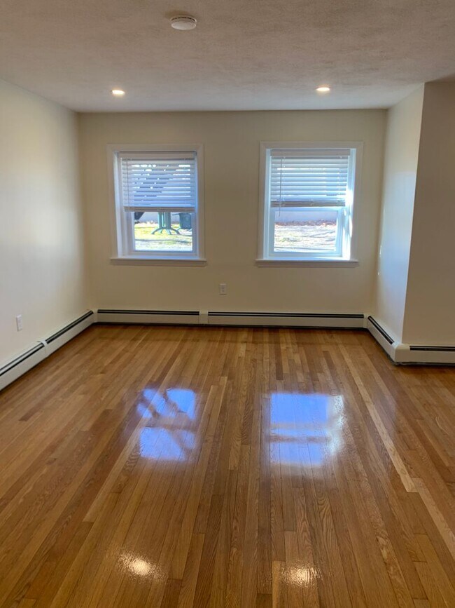 Building Photo - 314 Tappan St