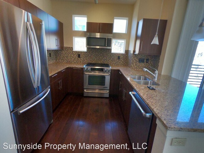 Building Photo - 2 br, 2.5 bath House - 4555 13th St #2A