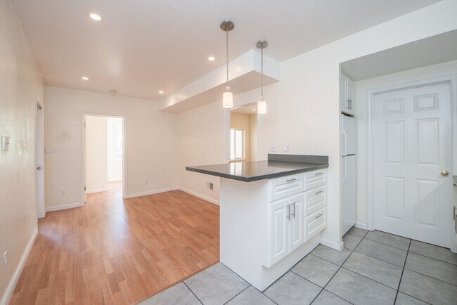 Building Photo - 435 27th Avenue