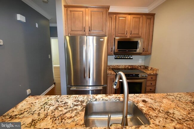 Building Photo - 601 Forest Walk Ln