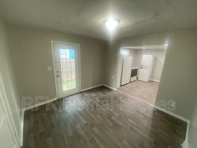 Foto del edificio - 2320 E Brookside Ave