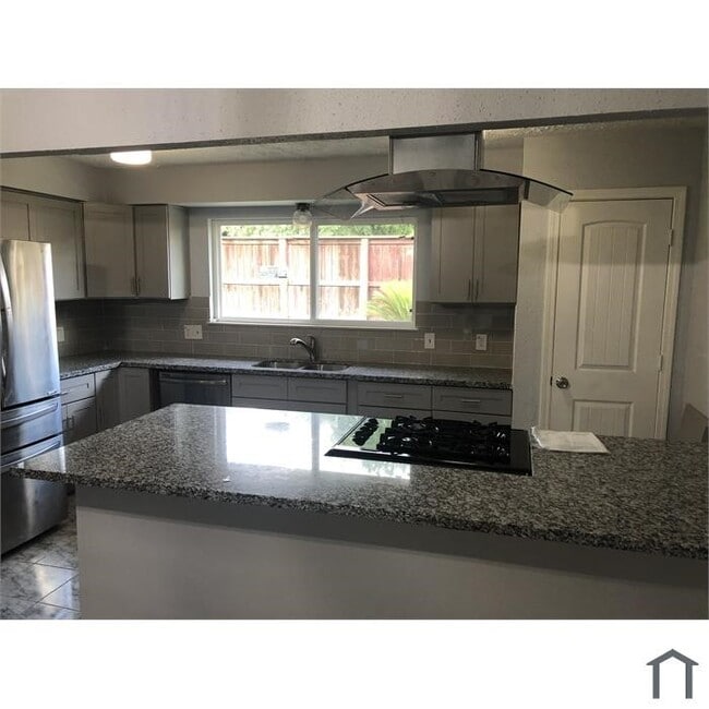 Building Photo - 14103 Royal Hill Dr