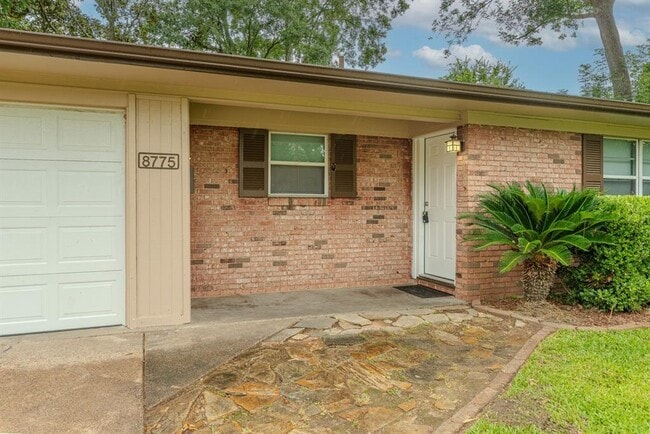 Building Photo - 8775 Greenridge Ln