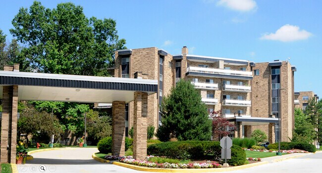 Foto del edificio - 2202 Acacia Park Dr
